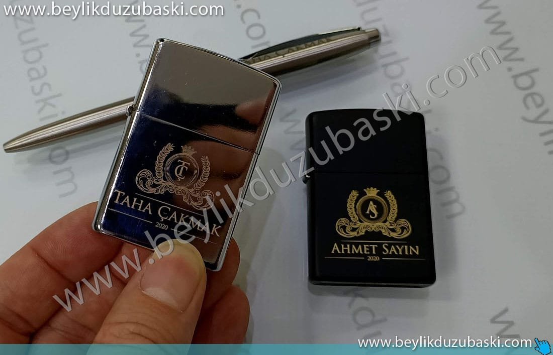 Metal çakmak, zippo çakmak üzerine baskı, lazer ile çakmaklara logo ve isim baskısı yapılmaktadır, lazerle çelik markalama, beylikdüzü lazer Metal çakmak, zippo çakmak üzerine baskı, lazer ile çakmaklara logo ve isim baskısı yapılmaktadır, lazerle çelik markalama, beylikdüzü lazer