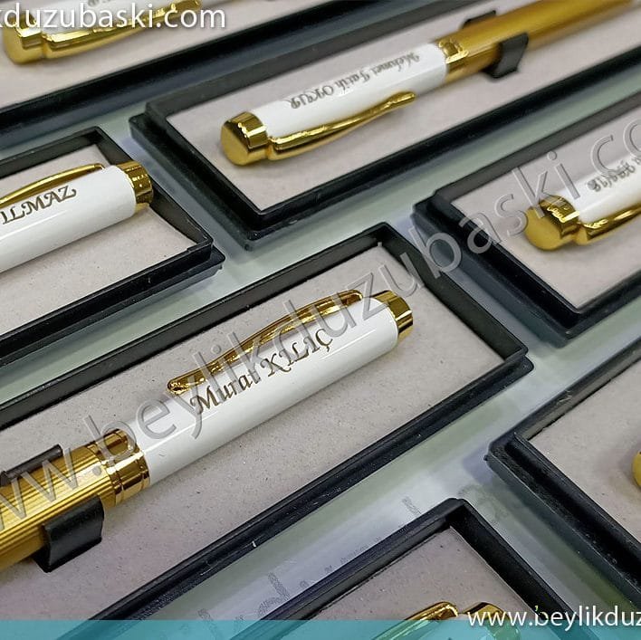 metal kalemlere lazer ile baskı, isim baskılı hediye kalem, okul birincisi öğrenciler için kutulu kalem, öğrenci ve öğretmenler için isim baskılı hediye kalem, tükenmez kalem, roller kalem