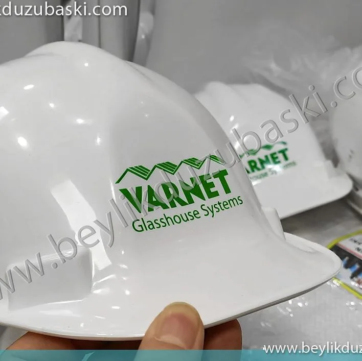 zor baskılar, baret üzerine baskı, renkli baskı, çıkmayan kaliteli baskı, beylikdüzü baret baskı merkezi