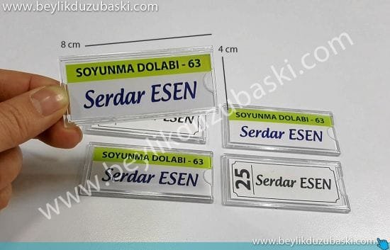 şeffaf dolap isimliği, isim değişen dolap isimliği, içi değişen plastik isimlik, dolap üzeri isimlik, içleri değişen şeffaf dolap isimliği