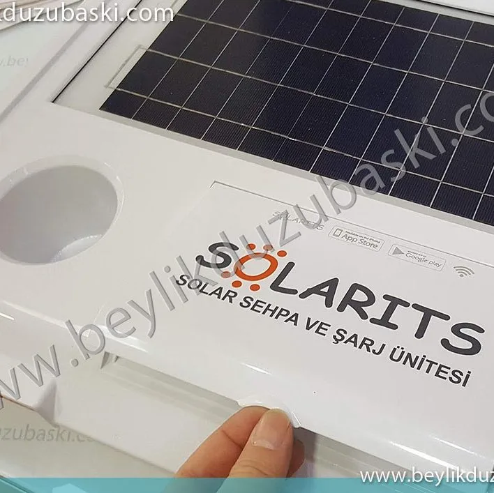 Solar sehpa ve şarj ünitesi üzerine, UV ile renkli boya baskısı yapılmıştır, beylikdüzü ürünler üzerine, UV baskı, serigraf baskı, tampon baskı yapılmaktadır