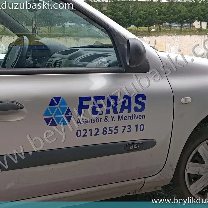 renault clio, eski medel, araç için, feras asansör, araç kapı giydirme, logo uygulama, 2 renk folyodan, araç kapılarına logo baskısı, kaliteli dış mekan çıkmaz, kalıcı baskı