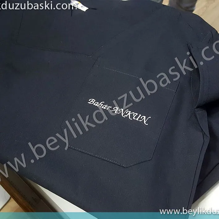 önlük üzerine baskı, iş önlüğüne baskı, kaliteli önlük ler üzerine, isim baskıları, acil önlük baskısını bekleyip alabilirsiniz, siyah ürünler üzerine baskı yapılmaktadır