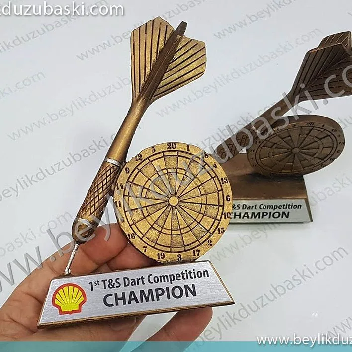Shell için yapılan, dart şampiyonluk kupası, masa üzeri kullanıma uygun, kişilere verilen, turnuva kupası, hediye ürün, isim ve logo baskılı, konsept ödeüller