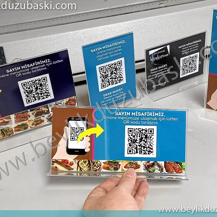 Broşürlük masa üzeri menülük, A4 ebadında, A5 ebadı, A6 ebadı 10x20 cm masa üzeri menü, acil menü baskısı, masada kullanım için, T menü, virüs için QR barkod menü