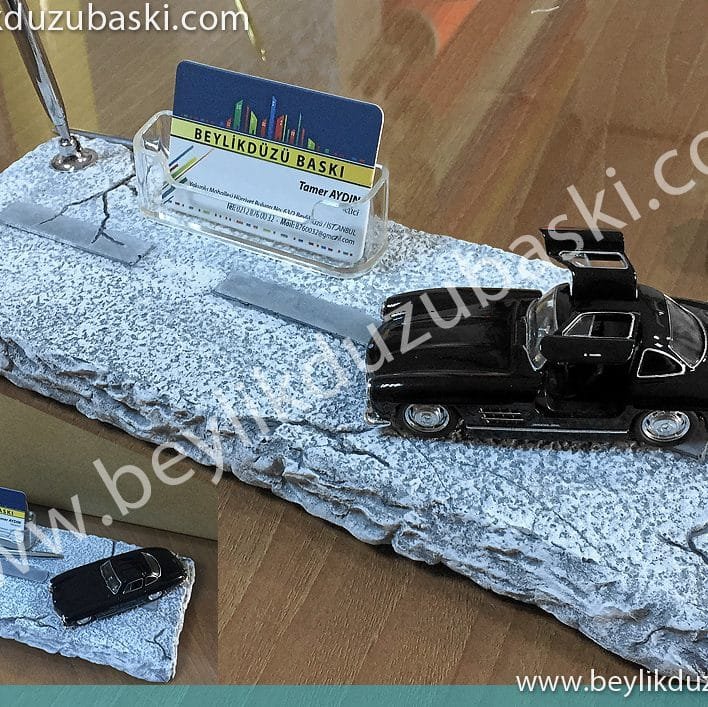 mercedes, araba masa üzeri, araba maketi, hediyelik ürün, isim baskılı, kartvizit ve kalemli, el yapımı, boyama ve imalat, masa isimliği