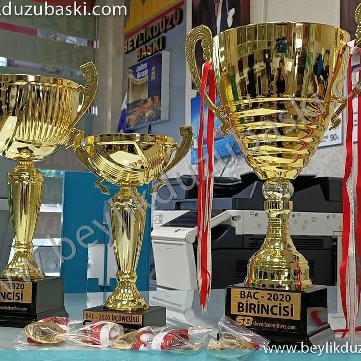 BAC 2020 kupa plaket ve madalya baskıaı, beylikdüzü birincilik kupası baskıları, acil kupa baskılarını bekleyip alabilirisniz