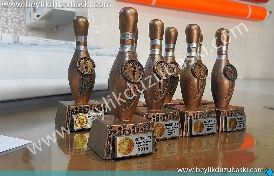 bowling turnuvası kupası, bowling etkinlikleri için masa üstü ödül plaket ve kupalar, labut şeklinde masa üzeri kupa, bowling şampiyanası birincilik ödülleri, bowling bowling turnuvası kupası, bowling etkinlikleri için masa üstü ödül plaket ve kupalar, labut şeklinde masa üzeri kupa, bowling şampiyanası birincilik ödülleri, bowling için labut birincilik ödül baskılı kupa