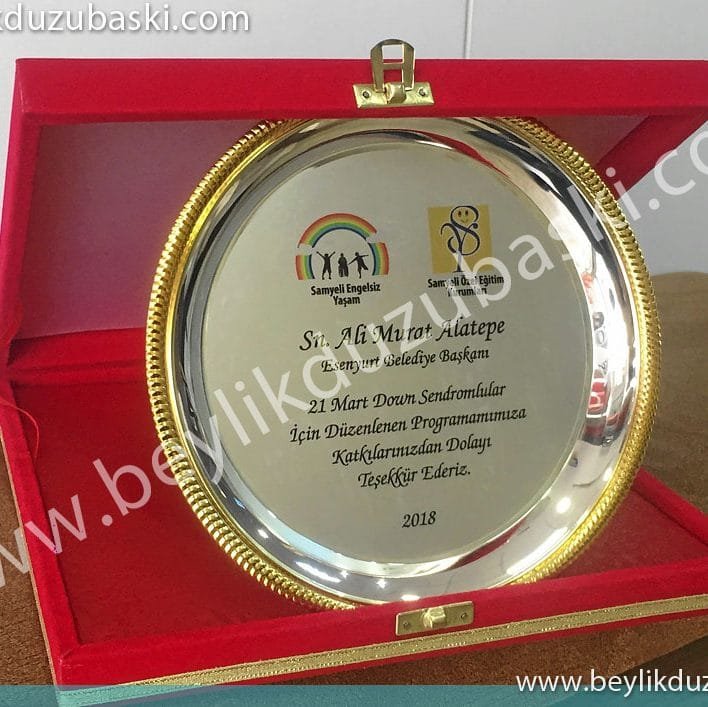 tabak plaket, kutulu, plaket, şık ve kaliteli plaket, gümüş tabak plaket, altın tabak polaket, Belediye başkanı, tabak plaket, acil üretim