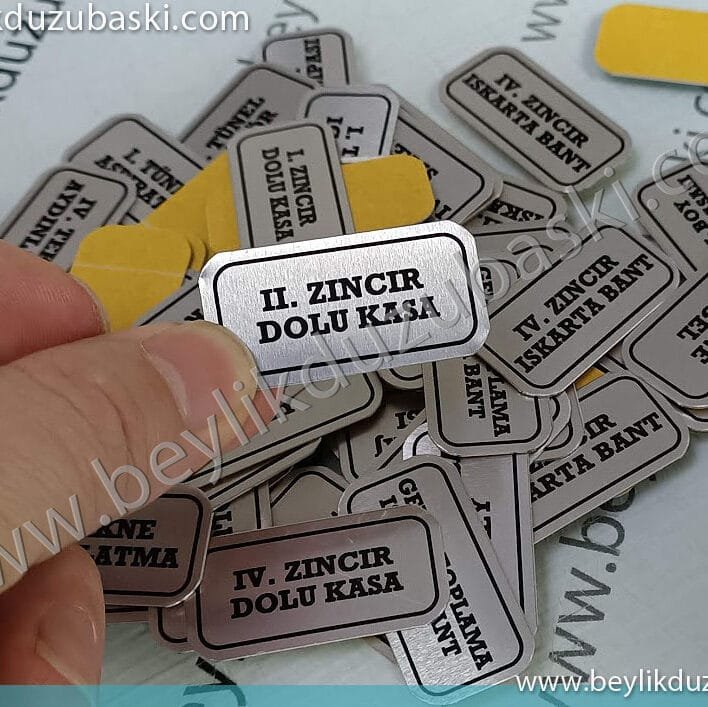 Metal makine etiketi, makina üzerine, talimat ve butonları gösteren, paslanmaz alüminyum plaka üretimi, acil metal plaka, alüminyum plaka