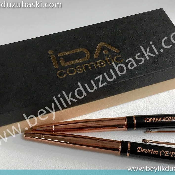 scrikss kalem üzerine isim baskısı, kaliteli kalemlere isim baskısı yapılmaktadır, lazer ile kalıcı ve kaliteli markalama, isim baskısı, acil bekle al