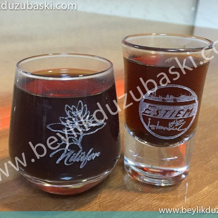 shot bardak baskılı, acil shot bardak baskısı yapılır, kalıcı çıkmayan kaliteli shot bardak, aynı gün kargo yapılır
