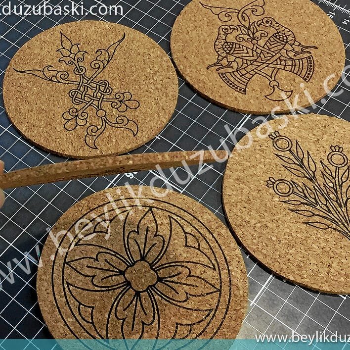 dungeon master, bardak altı, mantar bardak altı, az adet üretim mümkün, özel tasarım bardak altı baskısı, gerçek mantar üzerine baskı, hızlı üretim, dungeon master, coaster, cork coaster, small production possible, special design coaster printing, printing on real cork, fast production