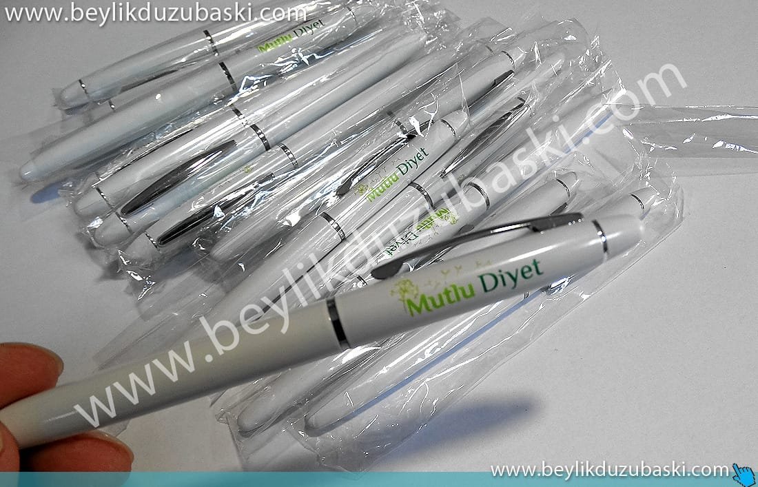 metal-kalem-baskısı.jpg scrikss kalem üzerine isim baskısı, kaliteli kalemlere isim baskısı yapılmaktadır, lazer ile kalıcı ve kaliteli markalama, isim baskısı, acil bekle al