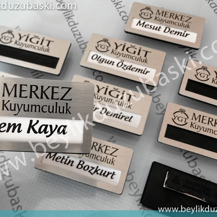 personel yaka isimliği, hızlı üretim, aynı gün gönderim, içi değişen, yaka isimliği, kaliteli, metal ürün, arkası iğneli, otel yaka kartı, personel tanıtım kartı