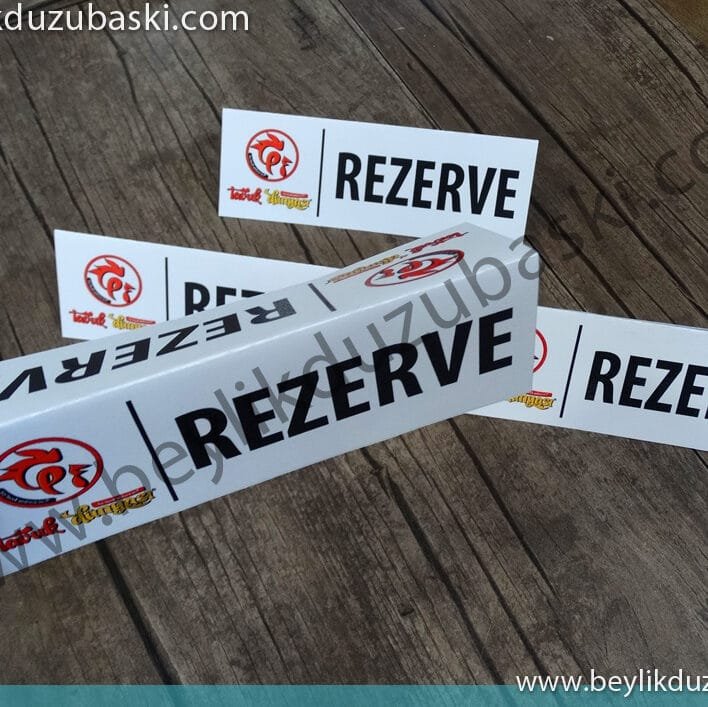 masa rezervasyon, üçgen masa isimliği, ucuz karton malzeme, kısa süreli kullanımlar için, masa rezervasyon, rezerv için masa isimliği, kalın karton ucuz malzeme