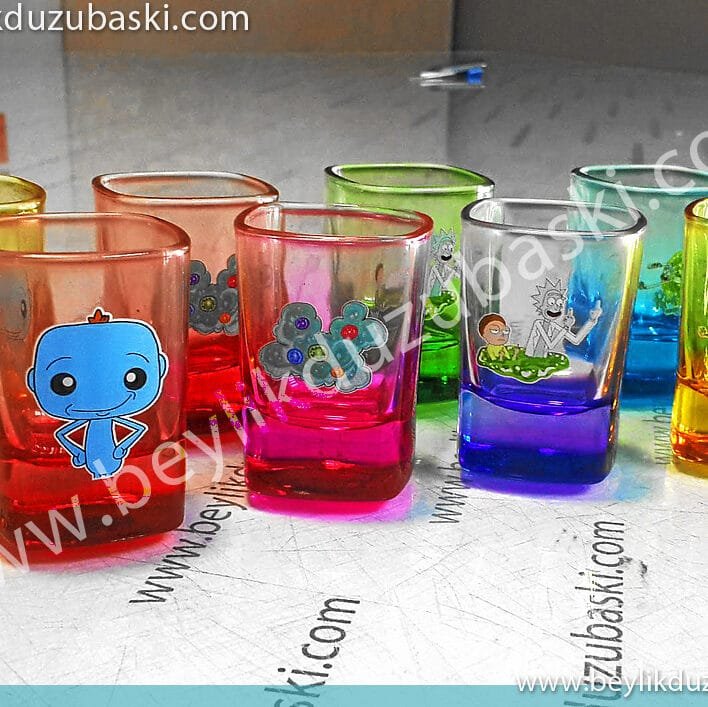 shot bardak baskılı, acil shot bardak baskısı yapılır, kalıcı çıkmayan kaliteli shot bardak, aynı gün kargo yapılır