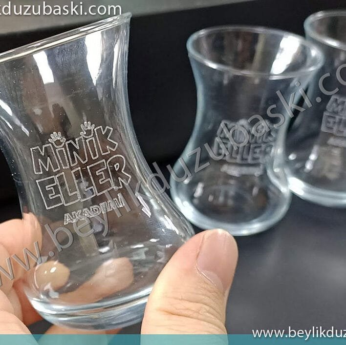 minik eller akademi, çay bardağı, misafir çay bardağı, baskılı çay bardağı, kaliteli çay bardağı, çıkmayan kazınmayan, cam bardak üzerine baskı, hediye ürün
