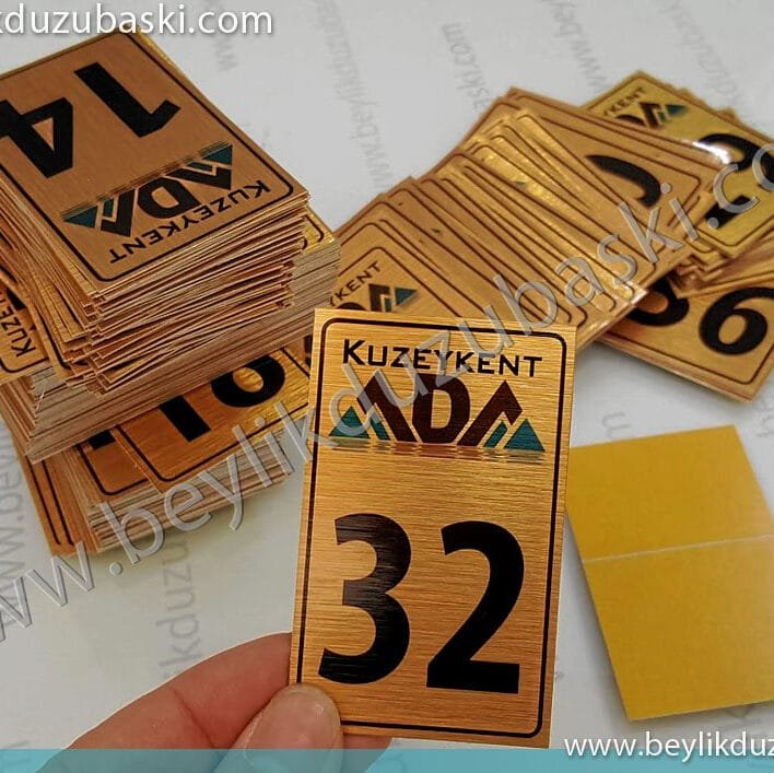 sarı metal plaka baskısı, kapı numarası, logolu site içi kapı numarası baskılı, metal plakalar, aynı gün üretim, hızlı kargo, kaliteli malzeme