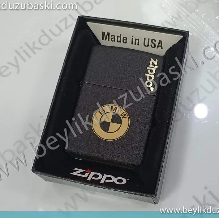 zippo çakmak, üzerine logo ve isim yazılır, gerçek zippo üzerine baskı, baskı için grafik tasarım desteği verilir, bekle ve al baskını, hızlı üretim yapılır, aynı gün kargo mümkün, kalıcı ve çıkmayan baskı