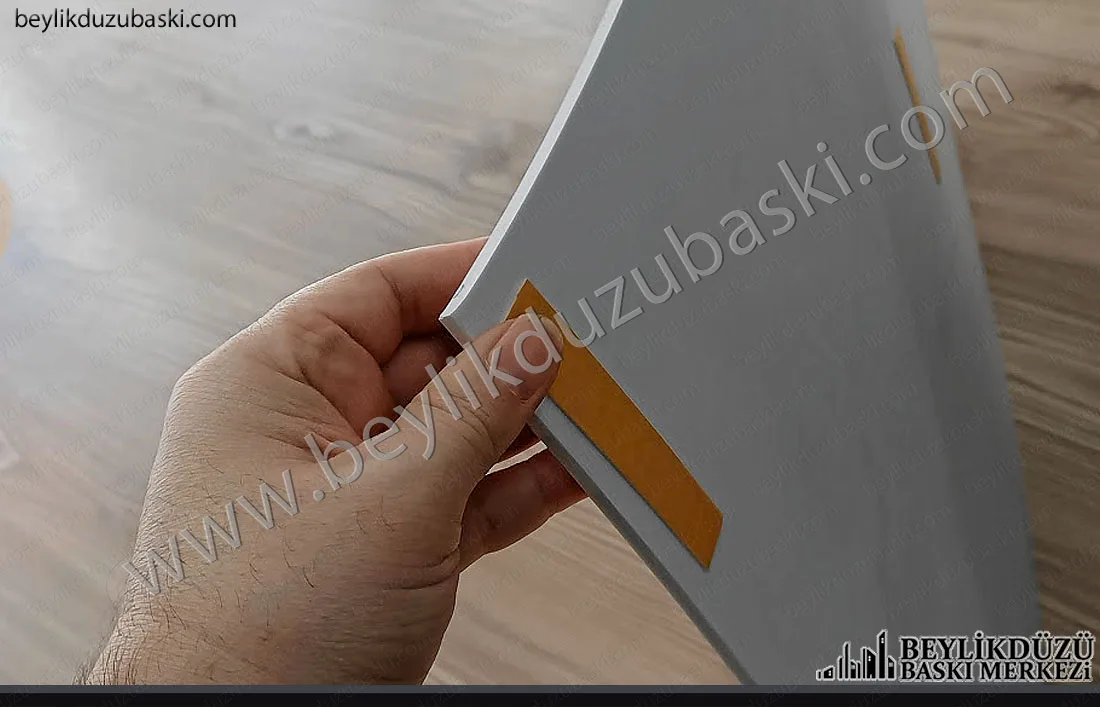 5mm dekota arkası, dekota arkası bant, tabela arkası bant, uyarı levhası arkası bantlı