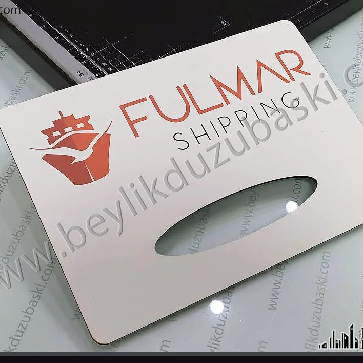 karşılama tabelası, yolcu karşılama tabelası, logo baskılı, plastik, elle tutulan ürün, hava limanı karşılama tabelası, 5mm plastik malzeme, üzerine direk UV baskı, çıkmaz, kazınmaz, kolay deforme olmaz ürün