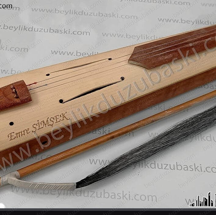 kemençe üzerine isim, kemençeye isim baskı, müzik aleti üzerine, isim baskı, logo baskı, tarih ve seri numara baskıları yapılır, kaliteli baskı, bekle al, üretim 10 dakika, tasarım desteği var