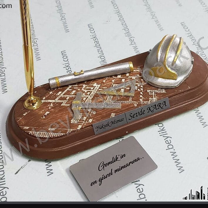 mimar mühendis masa isimliği, isime özel üretim, kaliteli ürün, el döküm ve boyaması, sipariş üzerine üretilir, mühendis, mimar, makam isimliği, isim baskılı, hediye masa isimlik
