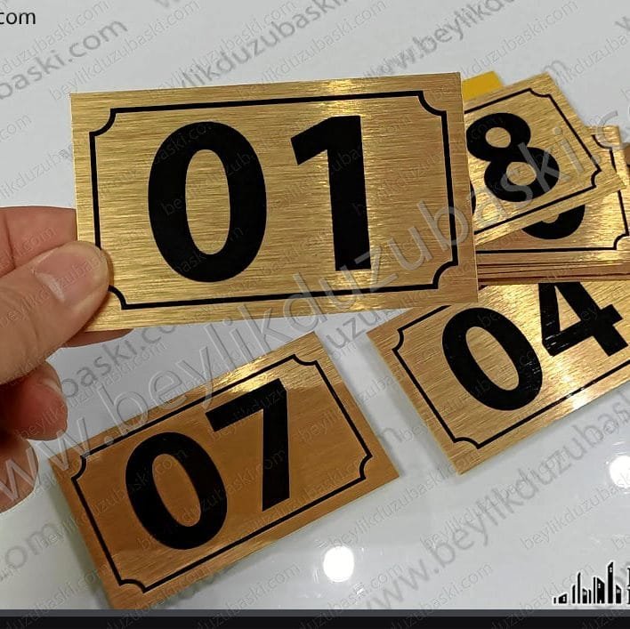 Kapı numarası, kapı üzerine numara baskısı, inşaat, şantiye, apartman kapı numarası, 10x6 cm ebadında kapı numarası, sarı, prinç görünümlü, arkası bantlı, kapı tabelası