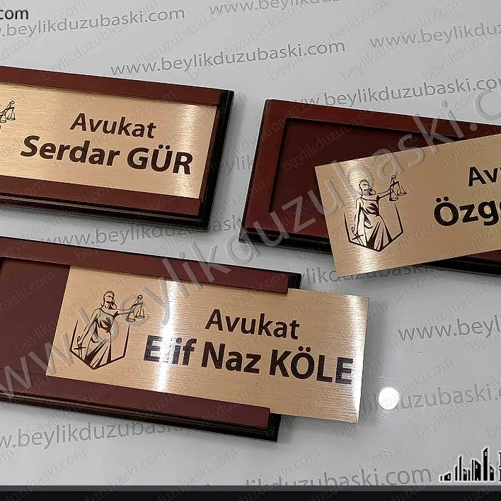 Sürgülü Ahşap Kapı tabelası, içi değişebilen, metal baskılı yada karton kağıt baskı konabilen ürün, içi değişen kapı tabelası, avukati kapı isimliği, güzel kapılara, güzel kapı simlikleri