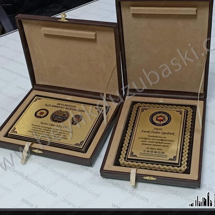 dekoratif plaket, kaliteli plaket, acil plaket baskısı, cam plaket, deri kutu, nubuk kutu