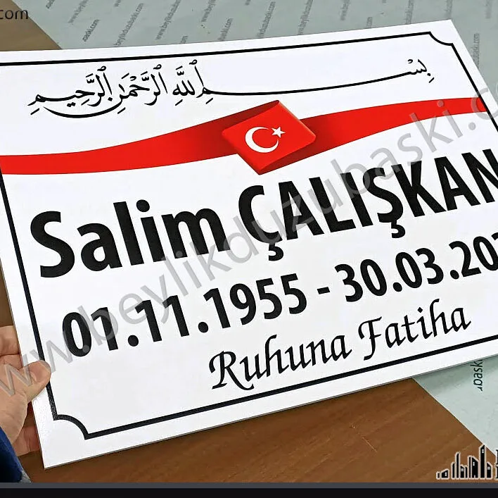 vefat için, mezar yazısı, acil üretim, aynı gün kargo, 5 mm plastik dış mekan dayanıklı, türk bayraklı mezar taşı, 35x50 cm ebadında, tasarım desteği verilir