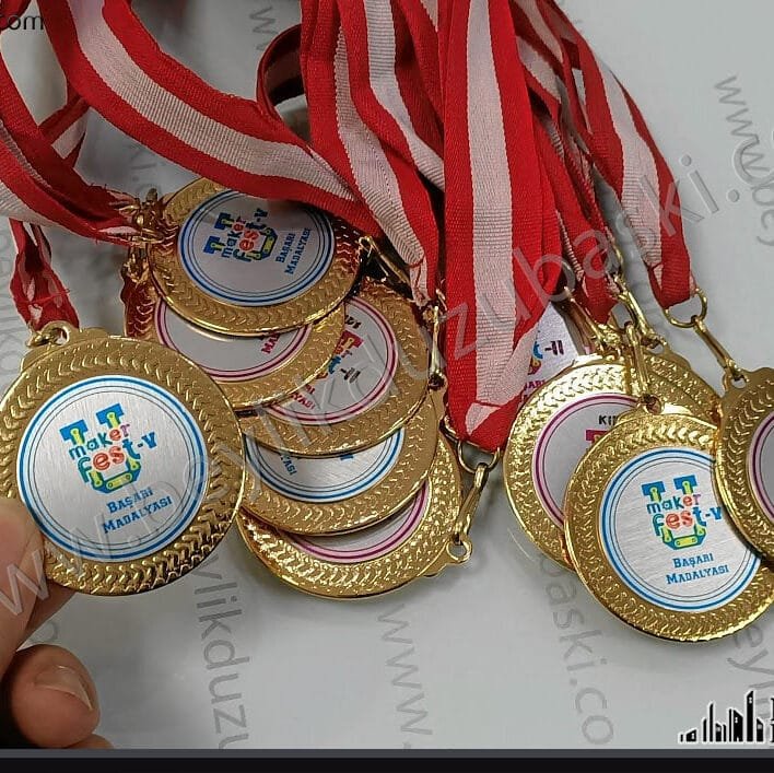 Başarı Madalyası baskılı ürün, adede göre fiyat alınız, hızlı üretim, aynı gün gönderim, madalya, kupa plaket, imalat
