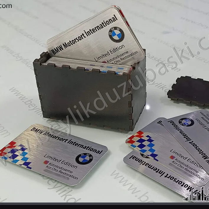 Metal kartvizit, acil üretim yapılmaktadır, kaliteli ürün, tasarım desteği var, 1 yüzey ve 2 yüzey olarak üretilmektedir, aynı gün gönderim yapılır, metal kartvizit, kaliteli kartvizit