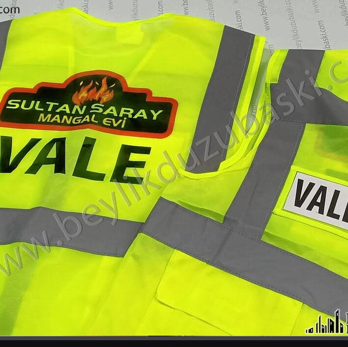 Vale yelek baskı, iş yeleği baskılı ürün, cepli, fosforlu, reflektörlü yelek, kaliteli baskılı yelek, vale yeleği, aynı gün kargo grafik desteği