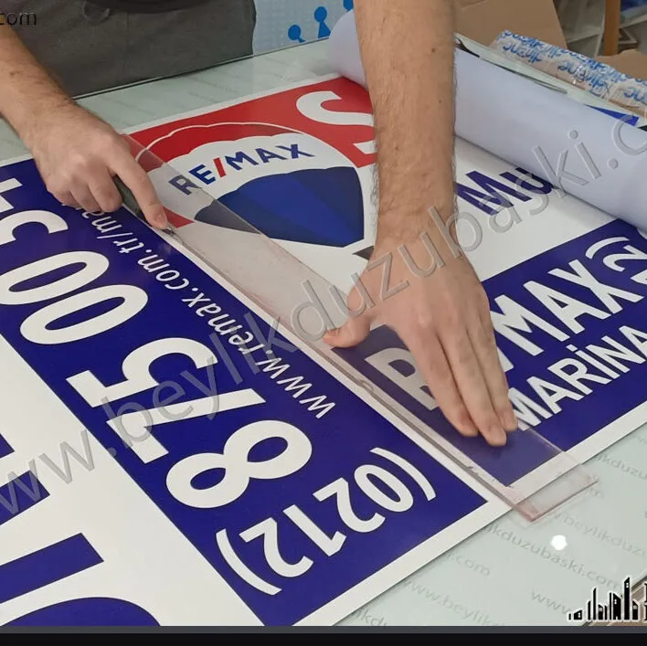 remax afiş, emlak afişi, satılık, kiralık emlakçı afişi, aynı gün gönderim, güneşten solmayan, uzun süre kullanıma uygun, 150 gr kağıt afiş, uygun fiyat, az adet üretim