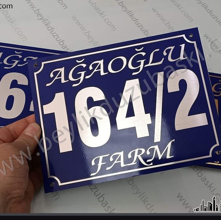 Metal Kapı isimliği, 5 mm plastik tabanlı, gümüş ve sarı renk olarak üretilen kapı isimliği, hızlı üretim aynı gün gönderim, ucuz metal kapı tabelası