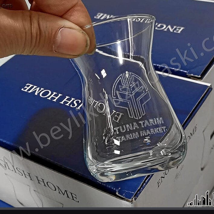 cam bardak baskı, çay bardağına baskı, cam üzerine logo baskı uygulama, kaliteli çıkmaz, kazınmaz cam baskıları, ürünü müşteri göndermiştir, sadece baskı maliyetidir