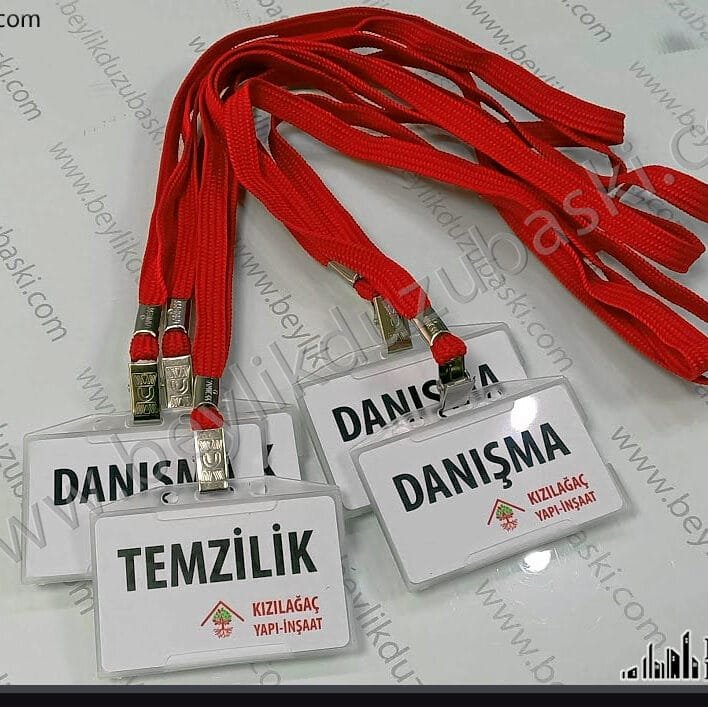 çalışan yaka isimliği, boyun ipi, askılı yaka kartı, plastik yaka isimliği, boyun askılı, ipli yaka isimliği, kaliteli ürün, hızlı üretim, Boyun ipi, yaka isimliği, ip askılı yaka kartı, personel isimliği, plastik kart baskılı