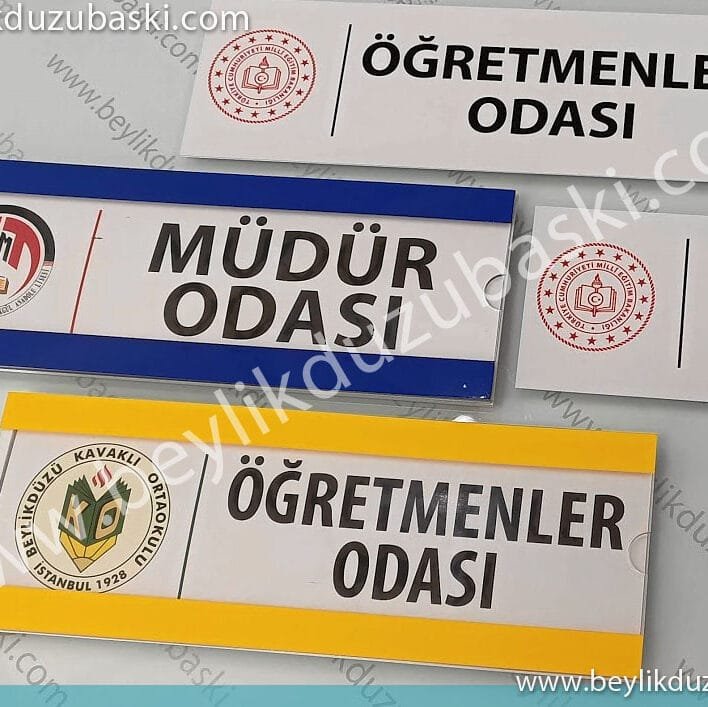 özel üretim okul kapı isimliği, içi değişir, kolay kullanım, hazır şeritler yapılıp gönderilir, siz sadece içini basıp koyabilirsiniz, ilk gönderimde içleri basılı olarak gönderim yapılır