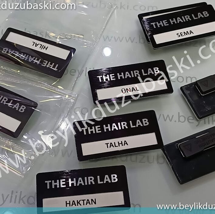 siyah personel kartı, özel tasarım, yaka kartı, personel isim değişen yaka isimliği, isime özel yaka kartı baskısı, mıknatıslı yaka isimliği, siyah yaka isimlik