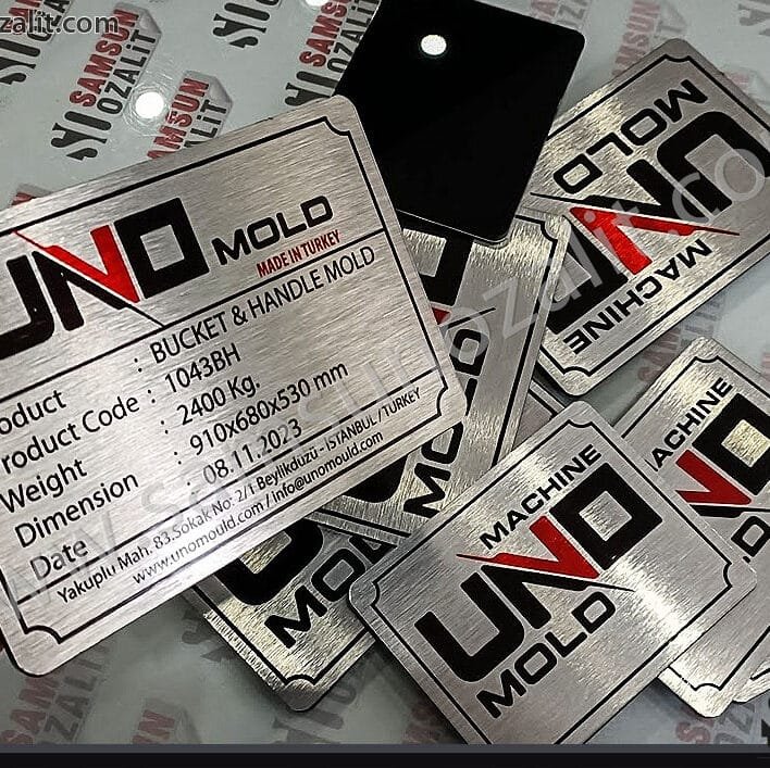 samsun baskı merkezi, kaliteli metal etiket baskısı, acil metal etiket üretimi, kalın metal baskısı, 2mm pleksi tabanla üzerine, metal baskısı yapılmış üründür, istenilen ebatta yapılır, grafik tasarım desteği verilir, hızlı üretim yapılır, samsun reklam, samsın baskı merkezi, samsun ozalit