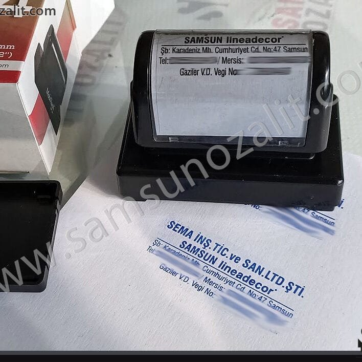 Samsun kaşe, hızlı kaşe, yazıları kaliteli kaşe, tasarım baskı 10 dk, bekle al, samsun kaşe, ilkadım kaşe, hızlı üretim, kaliteli kaşe, kartuşlu kaşe, boyası uzun süre gider, yazıları net ve kullandıkça netliği bozulmaz, samsun, baskı merkezi, samsun reklam, samsun ozalit, samsun fotokopi merkezi