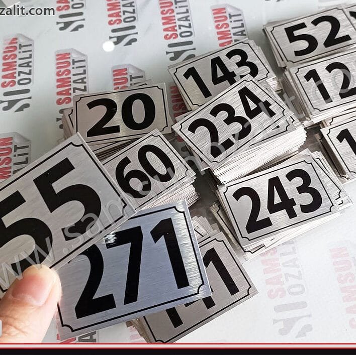 Samsun metal baskı, etiket baskı, seri numara baskılı ürün, duvar için, kapı için, yer ve sayı bildirimi için etiket baskısı, metal etiket üretimi, metal numara baskılı ürün, paslanmaz alüminyum, arkası bantlı, istenilen ebat ve adet yapılır, acil üretim yapılır, aynı gün kargo, tasarım desteği, samsun reklam, baskı merkezi, acil metal etiket baskı, samsun ileri baskı teknolojileri