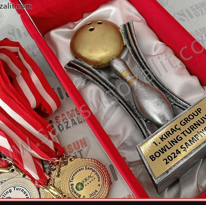 Bowling turnuvası kupa, bowling birinci kupası, Bowling Şampiyon kupası, Turnuva kupa madalya baskısı, şirket içi müsabaka şampiyona kupa plaket madalya, özel üretimdir, polyester döküm, el boyaması, özel kutusu ile gönderilir, adede gör özel fiyat alabilirsiniz,